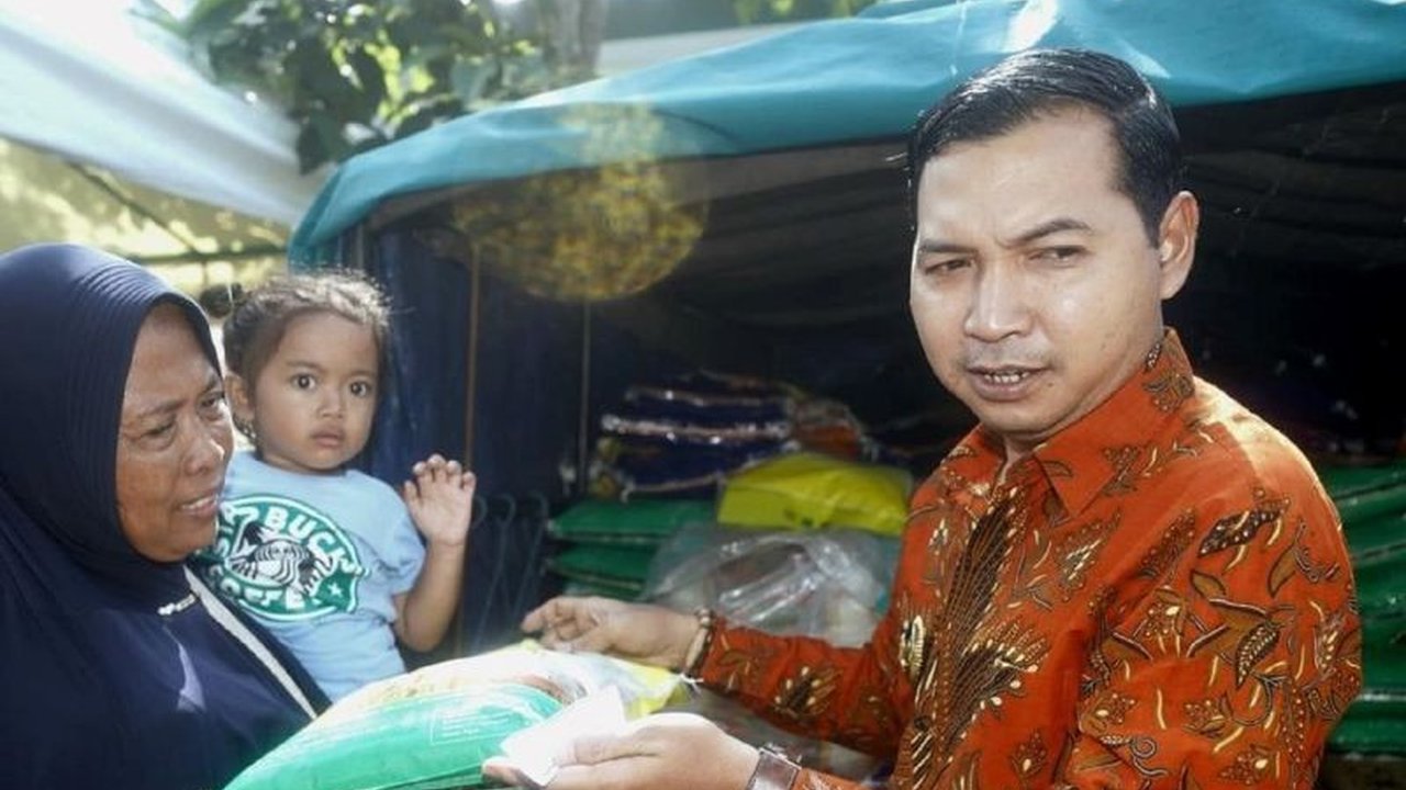 Pemerintah Kota Madiun gencar menggelar operasi pasar murah untuk menstabilkan harga bahan pokok menjelang Ramadhan dan Idul Fitri, membantu warga mendapatkan kebutuhan pokok dengan harga terjangkau.