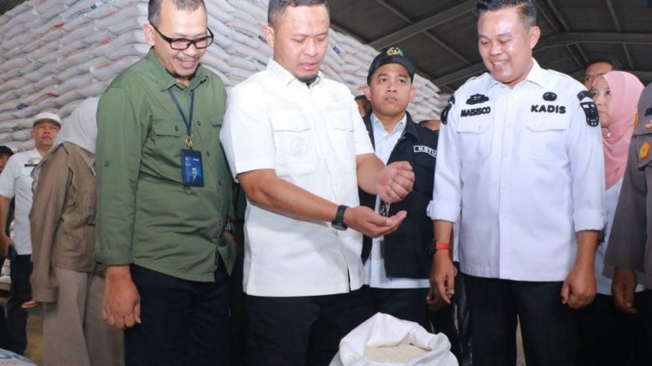 Pemko Pekanbaru pastikan stok minyakita, beras, dan gula cukup hingga Idul Fitri 2025, meskipun ada kendala distribusi Minyakita.
