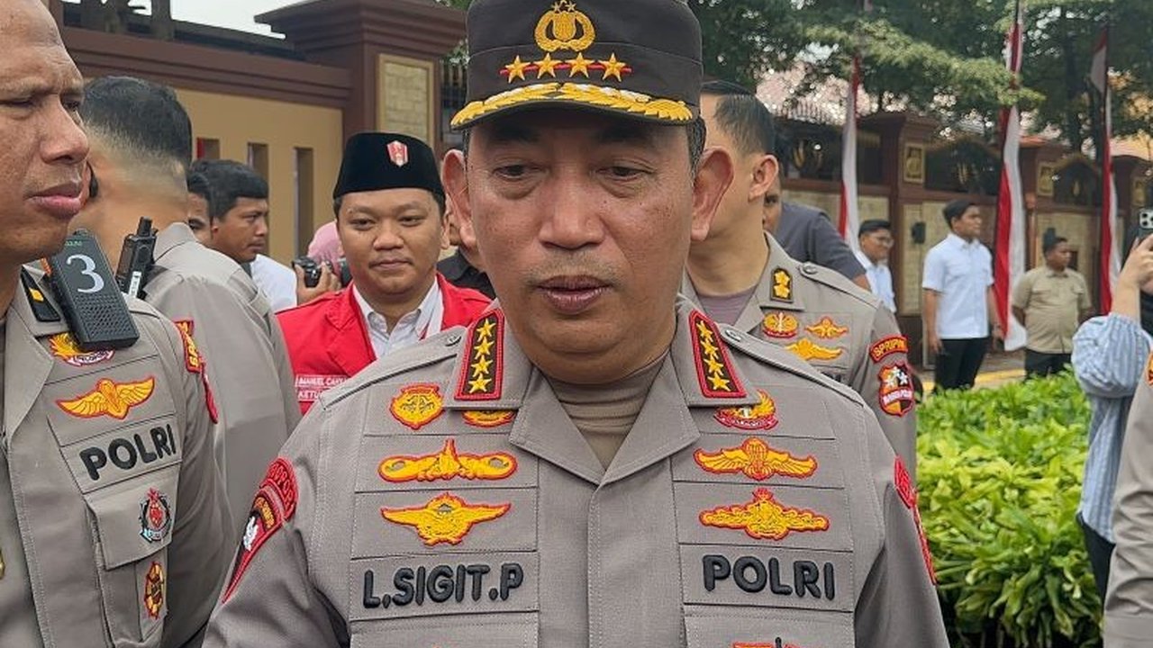 Kapolri Jenderal Listyo Sigit Prabowo memastikan Polri siap menjaga ketersediaan bahan pokok selama Ramadhan dan mengamankan kelancaran arus mudik Lebaran tahun ini, serta mengajak seluruh elemen masyarakat untuk berpartisipasi.