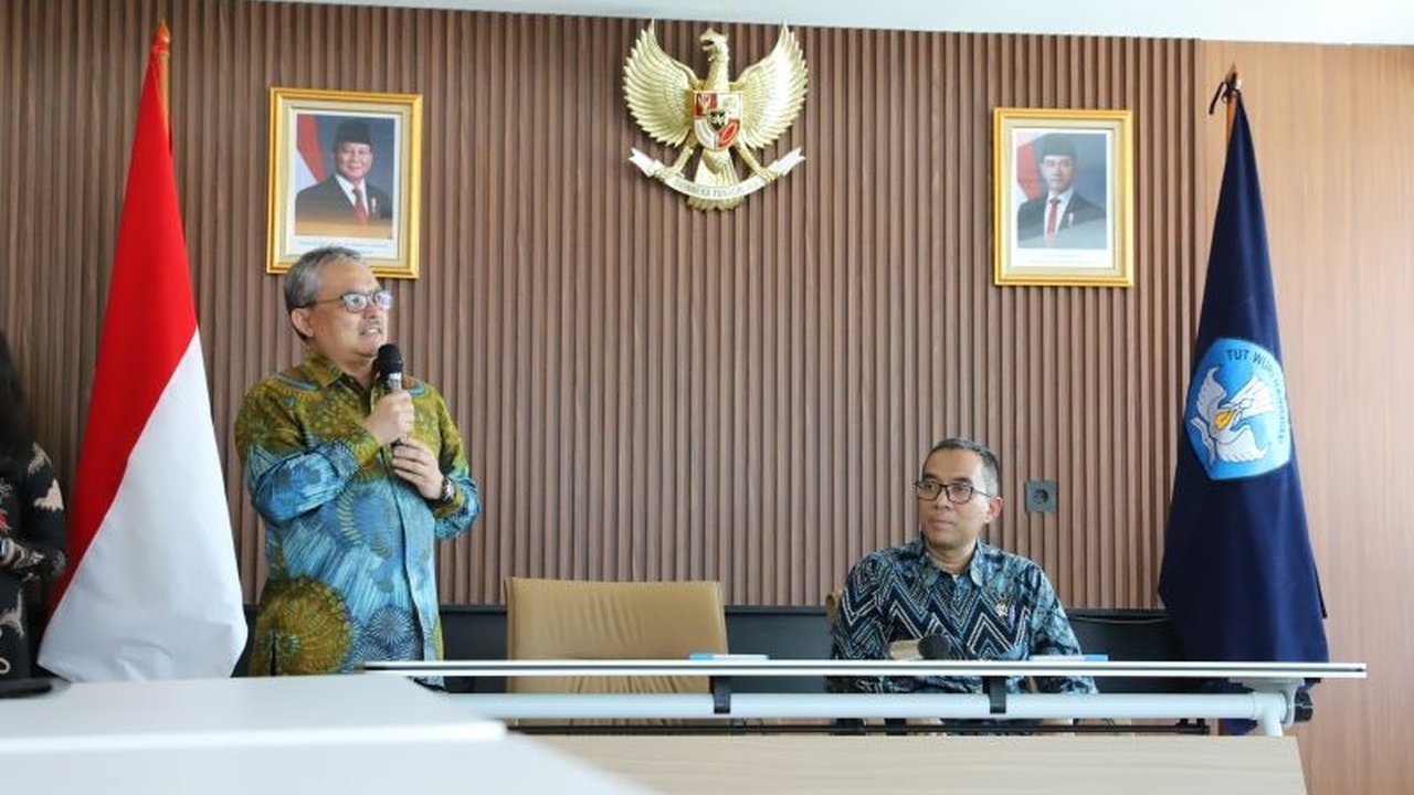 Perpustakaan Nasional (Perpusnas) berkolaborasi dengan Kemendiktisaintek untuk menyelenggarakan KKN Tematik Literasi guna meningkatkan budaya baca dan kecakapan literasi di Indonesia.