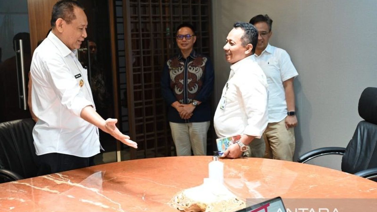 Gubernur Gorontalo, Gusnar Ismail, mendesak percepatan penyelesaian dokumen pengelolaan wilayah pertambangan rakyat agar sumber daya alam Gorontalo dapat segera dimanfaatkan untuk kesejahteraan masyarakat.