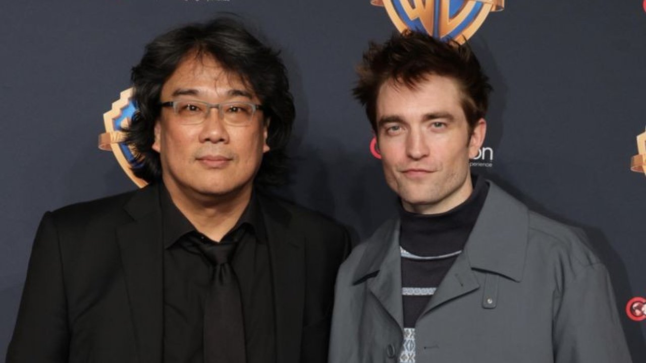 Mickey 17: Kloning Manusia, Konflik Eksistensial, dan Visual Memukau