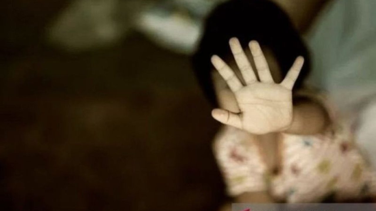 Kepala Unit Pelayanan Perempuan dan Anak (PPA) Polrestabes Makassar diperiksa Propam karena diduga meminta uang Rp10 juta kepada pelaku pencabulan anak sebagai jalan damai.