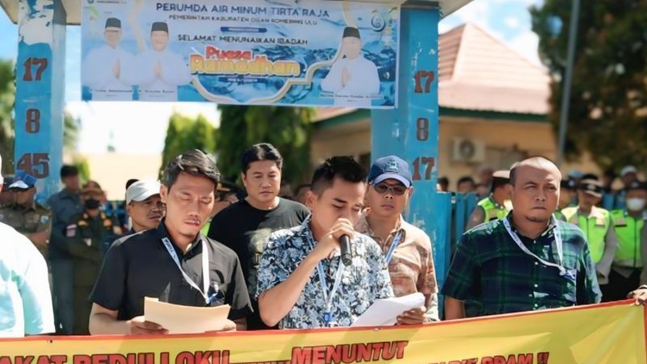 PDAM Tirta Raja OKU menjelaskan kenaikan tarif air bersih yang berlaku sejak Januari 2025 telah sesuai prosedur, melalui kajian mendalam dan sosialisasi, serta bertujuan meningkatkan kualitas layanan.