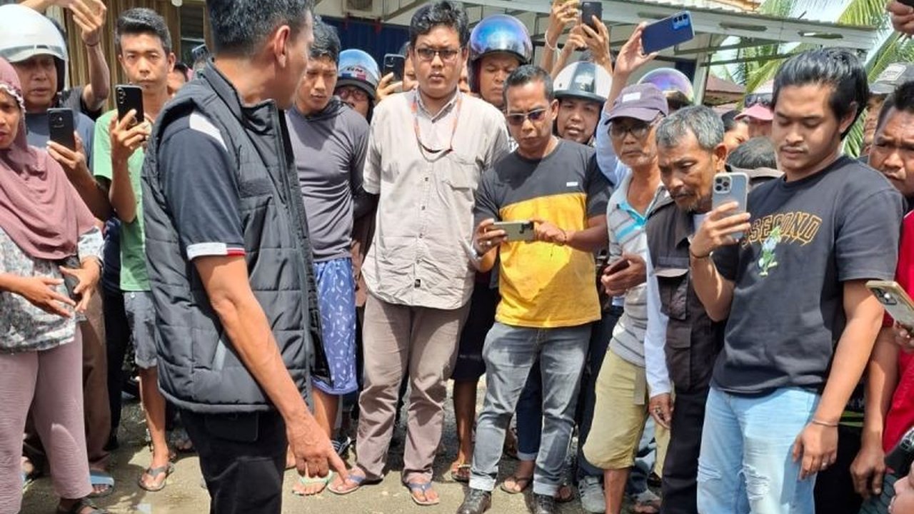 Tim gabungan Polda Sumbar dan Polres Pasaman Barat menangkap dua kurir ganja seberat 26 kg di Pasaman Barat; satu pelaku merupakan residivis kasus narkoba.