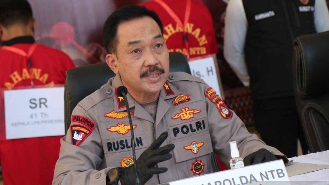 Kapolri Jenderal Listyo Sigit Prabowo melakukan mutasi besar-besaran di Polda NTB, termasuk pergantian Wakapolda dan lima pejabat utama lainnya.