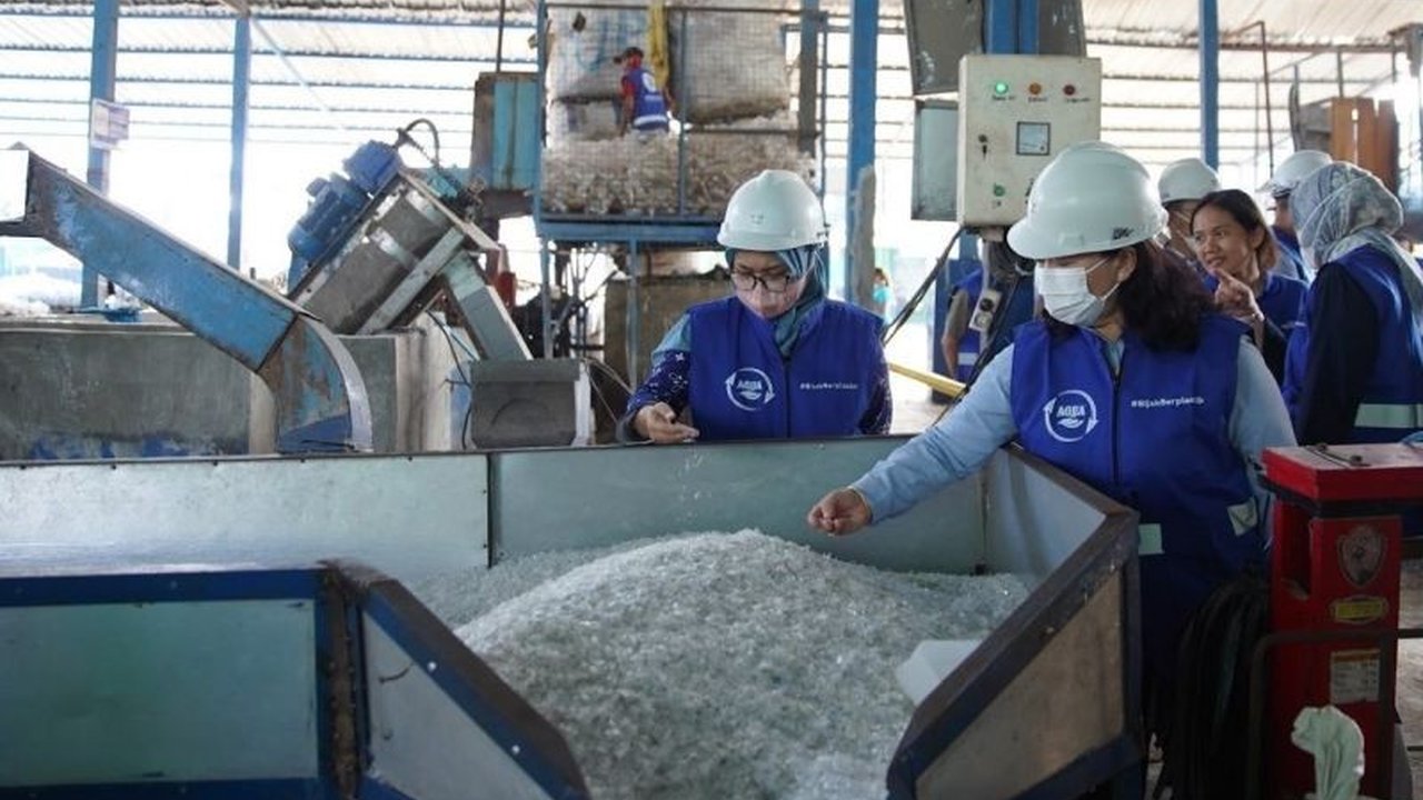 Danone Indonesia perkuat komitmen ekonomi sirkular dengan berbagai program inovatif untuk pengelolaan sampah plastik di Jawa, Bali, dan berbagai wilayah Indonesia lainnya, melibatkan masyarakat dan berbagai mitra.