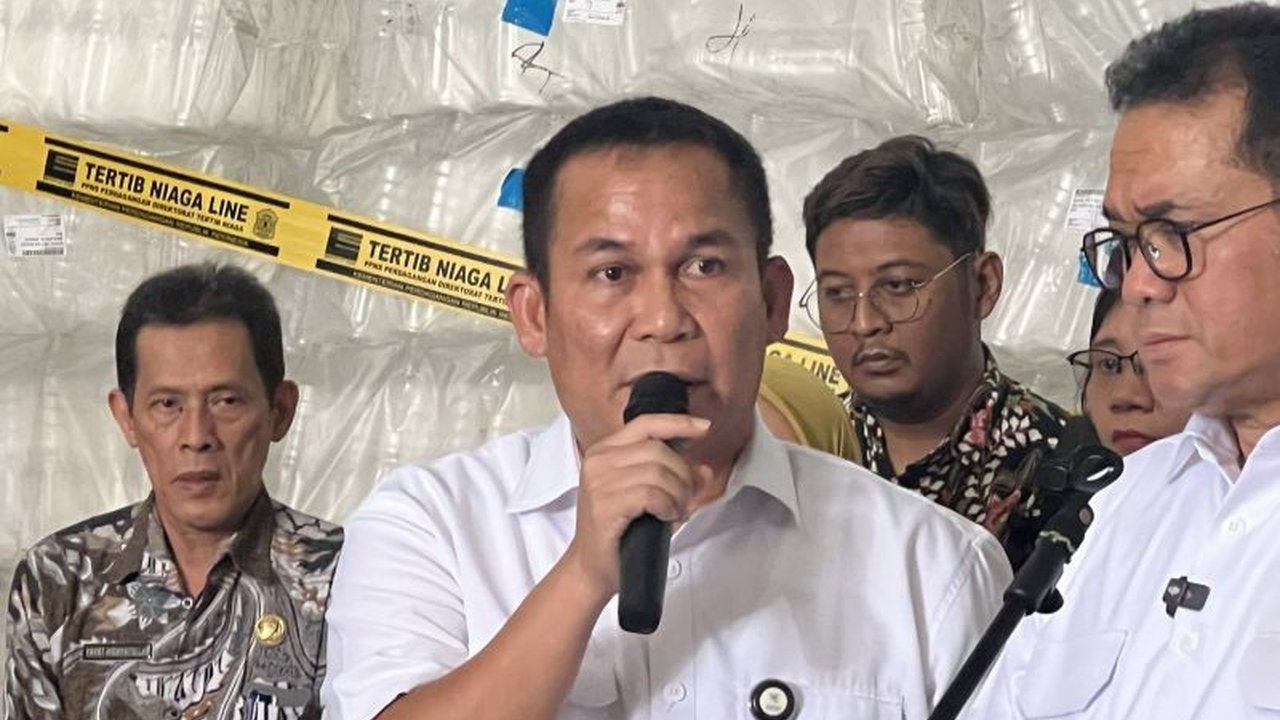 Kemendag memastikan konsumen Minyakita dapat menuntut ganti rugi jika volume minyak goreng yang diterima tidak sesuai dengan label kemasan, berikut langkah-langkah klaimnya.