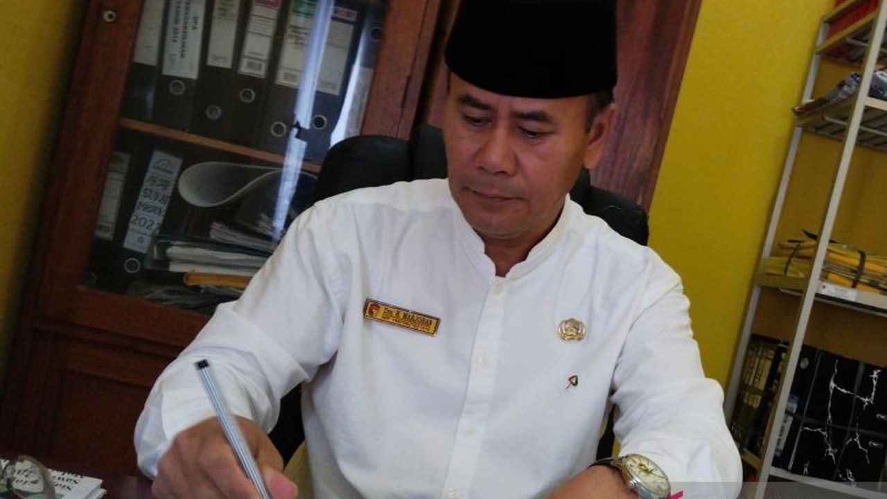 Disnakertrans Mukomuko terbitkan edaran THR keagamaan tahun 2025, memastikan seluruh pekerja di Kabupaten Mukomuko menerima THR sesuai aturan yang berlaku.