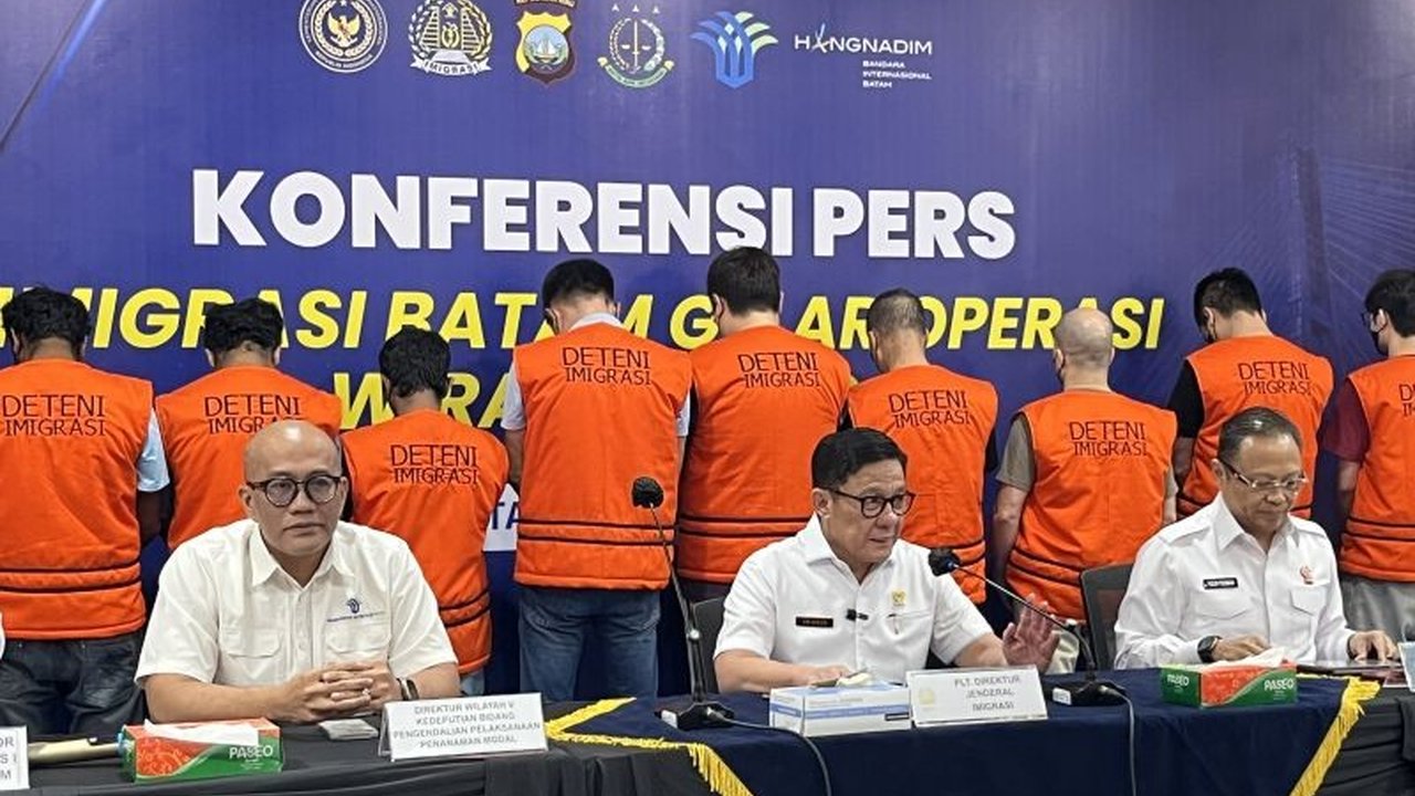 BKPM dan Imigrasi meningkatkan pengawasan terhadap PMA dan pekerja asing di Batam, mencabut NIB 12 perusahaan fiktif, dan menetapkan 13 WNA sebagai DPO.