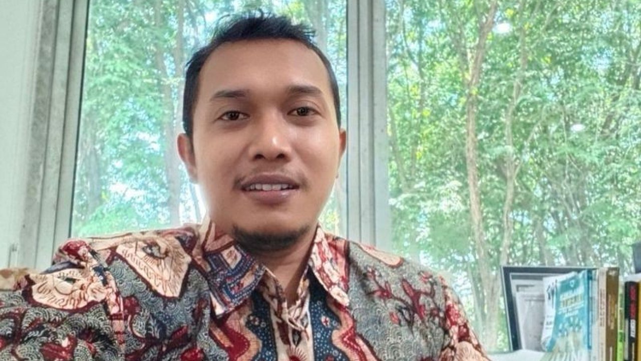 Pengamat politik menilai pelanggaran pemilu dalam PSU Pilkada Magetan dapat berujung pada pidana penjara dan denda hingga miliaran rupiah, Bawaslu tengah menyelidiki laporan dugaan politik uang.