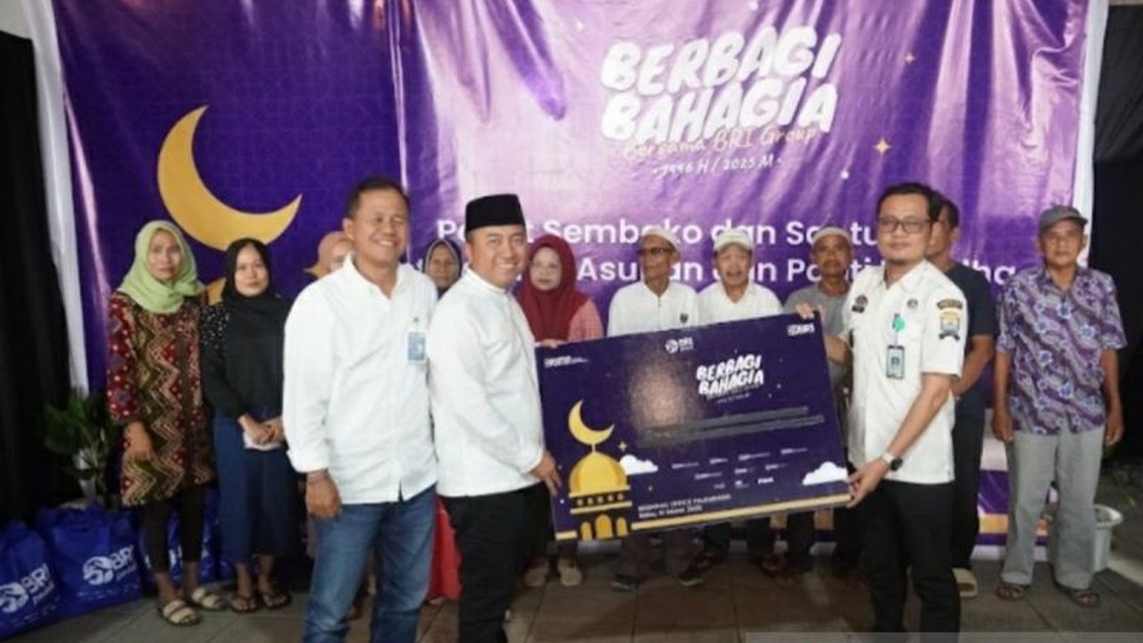 BRI Regional Palembang menyalurkan 1.500 paket sembako dan berbagai bantuan lainnya kepada masyarakat kurang mampu di Palembang dalam rangka menyambut Ramadan 1446 H.