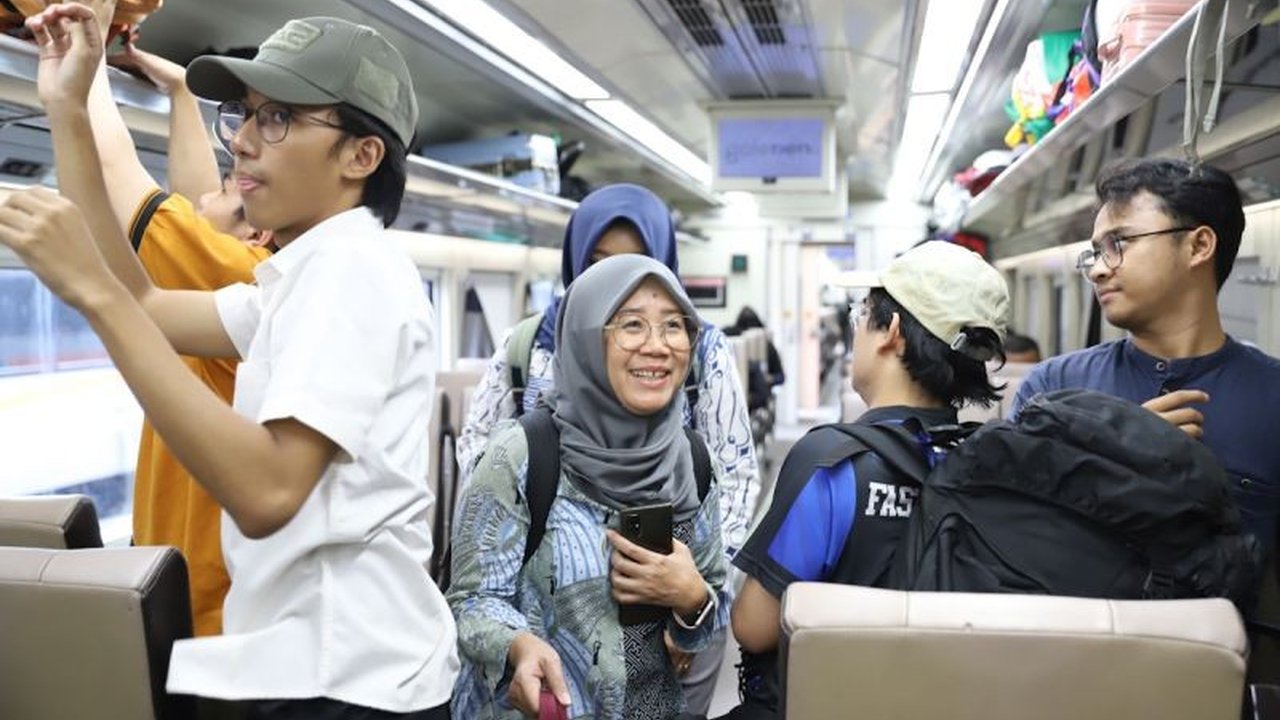 KAI Angkut Jutaan Penumpang di Februari 2025: Kelas Ekonomi Dominasi!