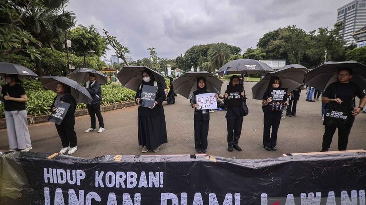 Komnas HAM mendesak mantan Kapolres Ngada, AKBP Fajar, yang diduga terlibat narkoba dan pencabulan anak, dijatuhi sanksi pidana dan etik, serta meminta perlindungan bagi korban.