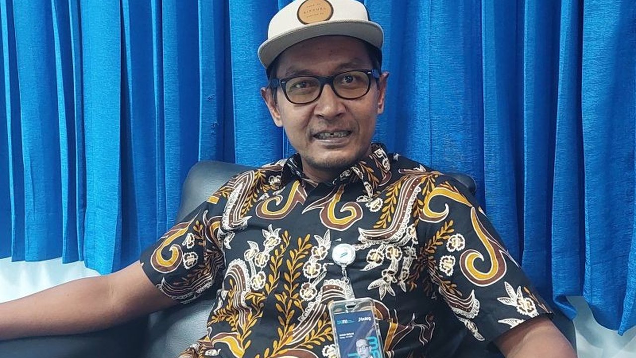 Bulog Sorong gencar menyalurkan beras Stabilisasi Pasokan dan Harga Pangan (SPHP) melalui berbagai jalur untuk memastikan ketersediaan beras murah bagi masyarakat menjelang Lebaran.