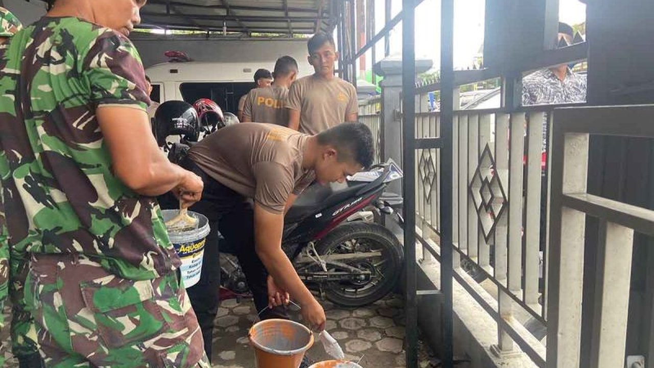 Kerusakan Lembaga Pemasyarakatan (Lapas) Kelas IIB Kutacane akibat kaburnya 52 narapidana pada 10 Maret lalu mulai diperbaiki dengan melibatkan warga binaan, TNI, dan Polri.