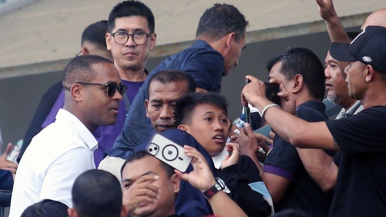 Pelatih Timnas Indonesia, Patrick Kluivert, menekankan pentingnya nutrisi bagi pemain yang berpuasa Ramadhan selama dua laga kualifikasi Piala Dunia 2026 melawan Australia dan Bahrain.