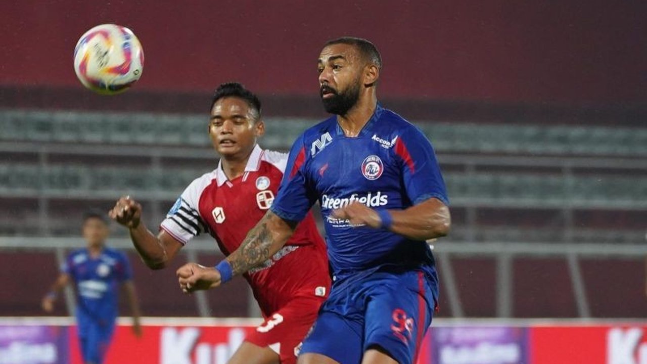 Pelatih Barito Putera, Vitor Tinoco, mengungkapkan kelemahan lini pertahanan sebagai penyebab kekalahan telak 4-2 atas Arema FC di Stadion Soepriadi, Blitar.