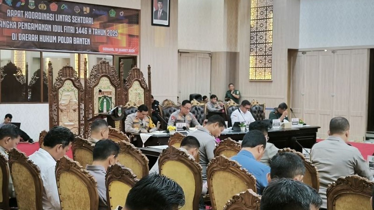 Polda Banten menggelar Operasi Ketupat Maung 2025 pada 23 Maret-8 April untuk mengamankan arus mudik dan balik Lebaran dengan melibatkan 4.971 personel gabungan.