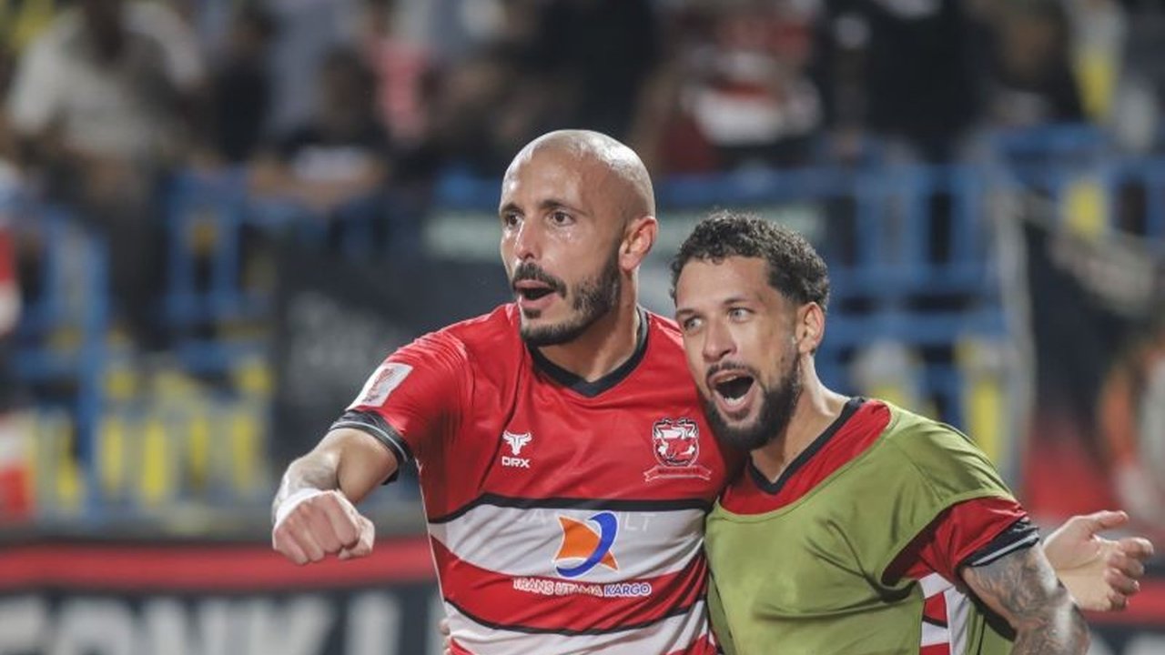 Madura United berhasil melaju ke semifinal AFC Challenge League 2024/2025 setelah mengalahkan Tainan City FC dengan skor telak 3-0 di leg kedua perempat final.