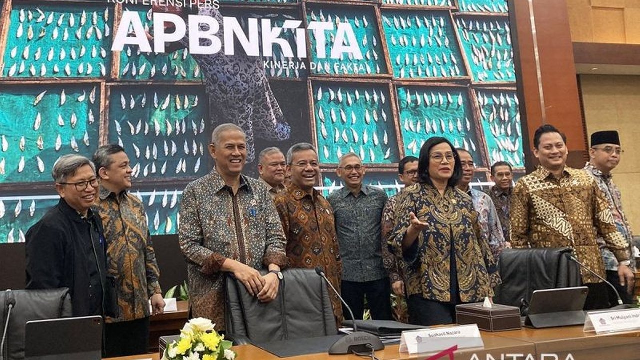 Defisit APBN Februari 2025 mencapai Rp31,2 triliun, sementara program Makan Bergizi Gratis (MBG) telah menyalurkan Rp710,5 miliar hingga 12 Maret 2025; berbagai perkembangan ekonomi lainnya juga menjadi sorotan.
