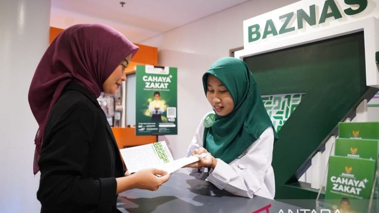 Badan Amil Zakat Nasional (Baznas) RI memudahkan masyarakat menunaikan zakat dengan membuka 31 gerai zakat di mal dan gedung perkantoran Jabodetabek selama Ramadhan.