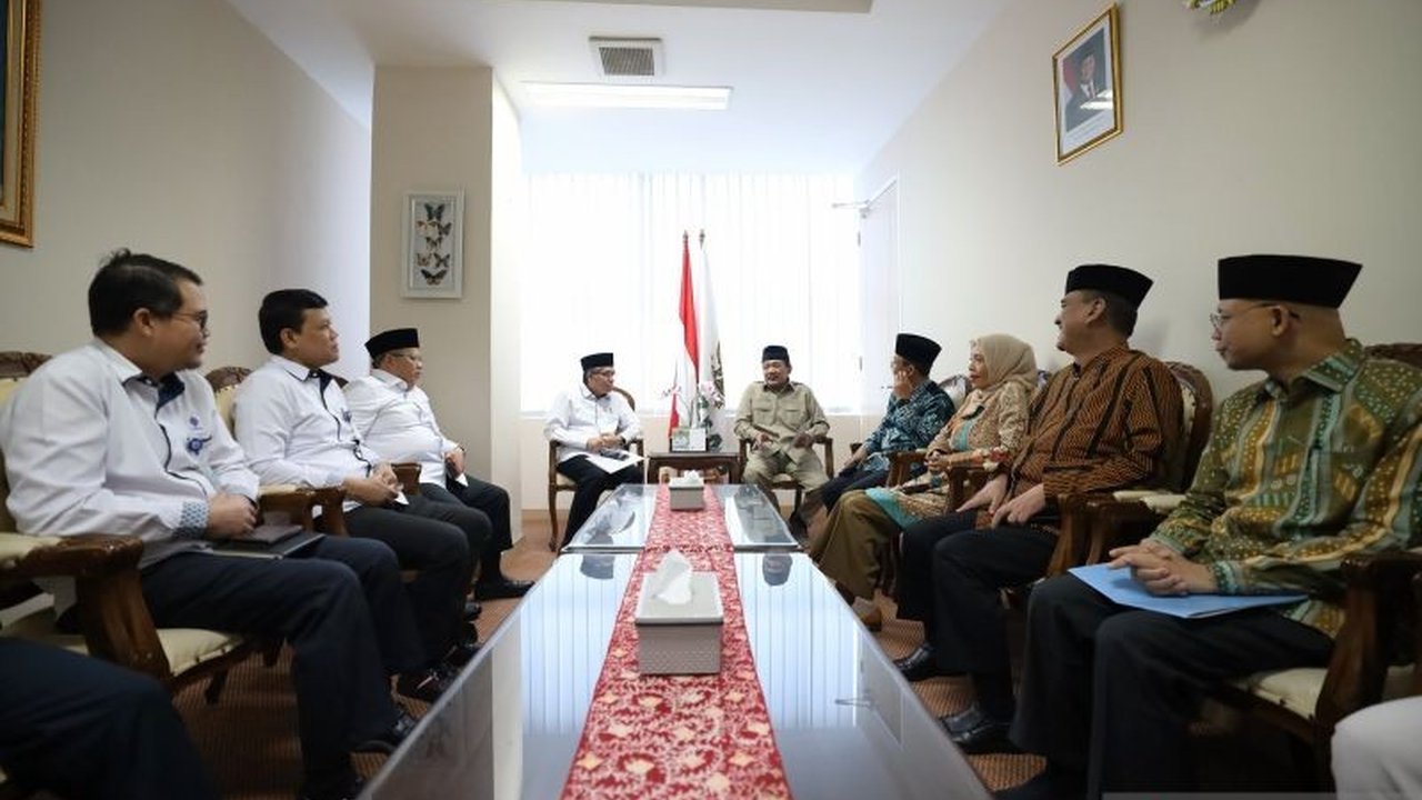 Baznas dan Kemnaker berkolaborasi untuk meningkatkan kesejahteraan mustahik melalui program ketenagakerjaan dan pemberdayaan ekonomi, menciptakan kemandirian ekonomi bagi mereka yang membutuhkan.