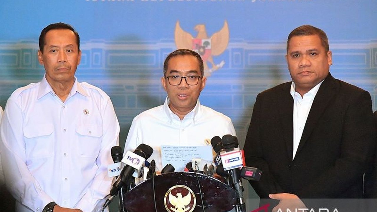 Komisi X DPR menilai beasiswa pemerintah seperti KIP Kuliah dan Adik mampu mengatasi kendala ekonomi dalam pendidikan tinggi, meskipun masih ada tantangan yang perlu diatasi.