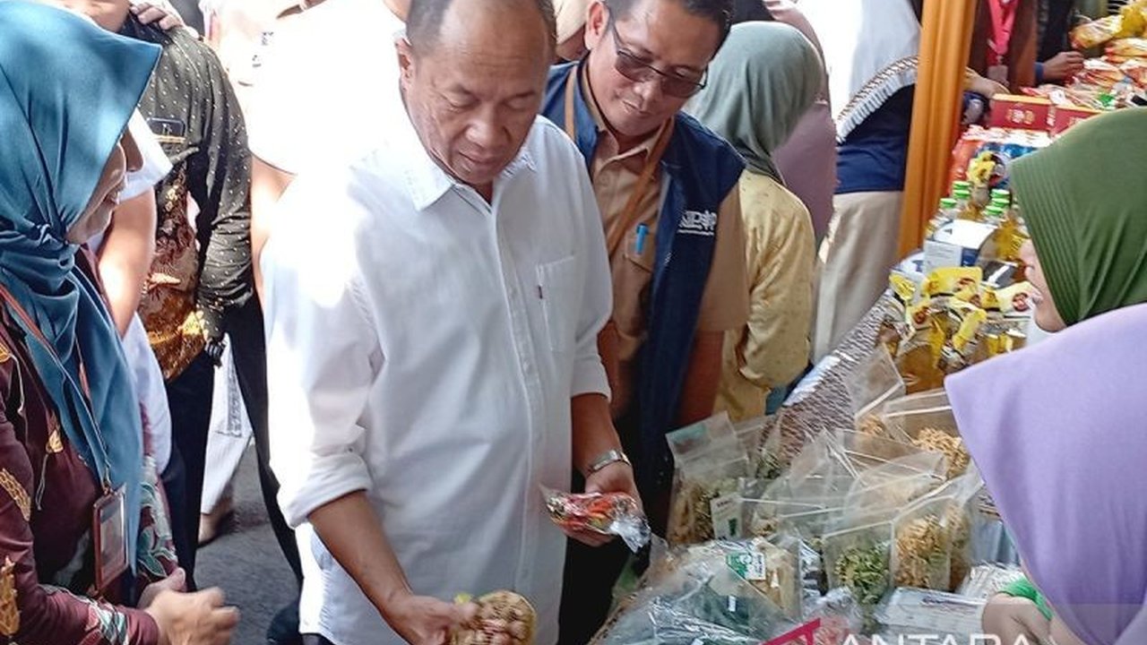 Bupati Banyumas ungkap Sarahsimas, pasar murah yang kolaboratif, sebagai solusi efektif atasi inflasi dan bantu masyarakat jelang Ramadhan.