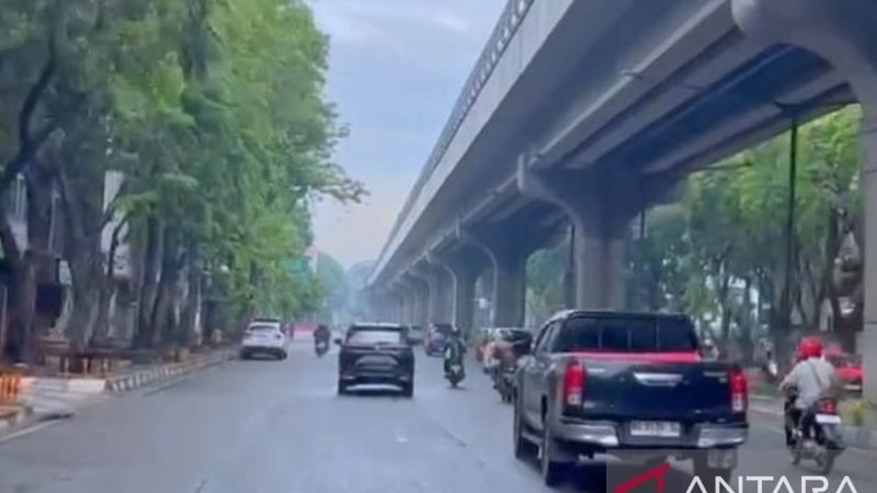 Pemerintah Kota Palembang sedang mengkaji penerapan sistem ganjil genap di jalan nasional dari Simpang Polda hingga Simpang Charitas untuk mengurangi kemacetan parah yang terjadi.