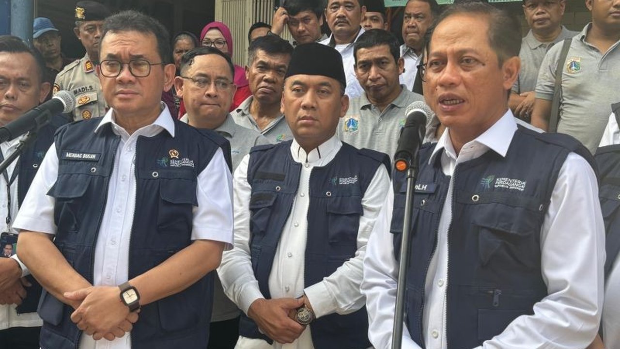 Masuk dalam 20 besar negara dengan polusi udara terburuk, pemerintah Indonesia melalui Kementerian Lingkungan Hidup berkomitmen mengatasi masalah ini dengan berbagai strategi.