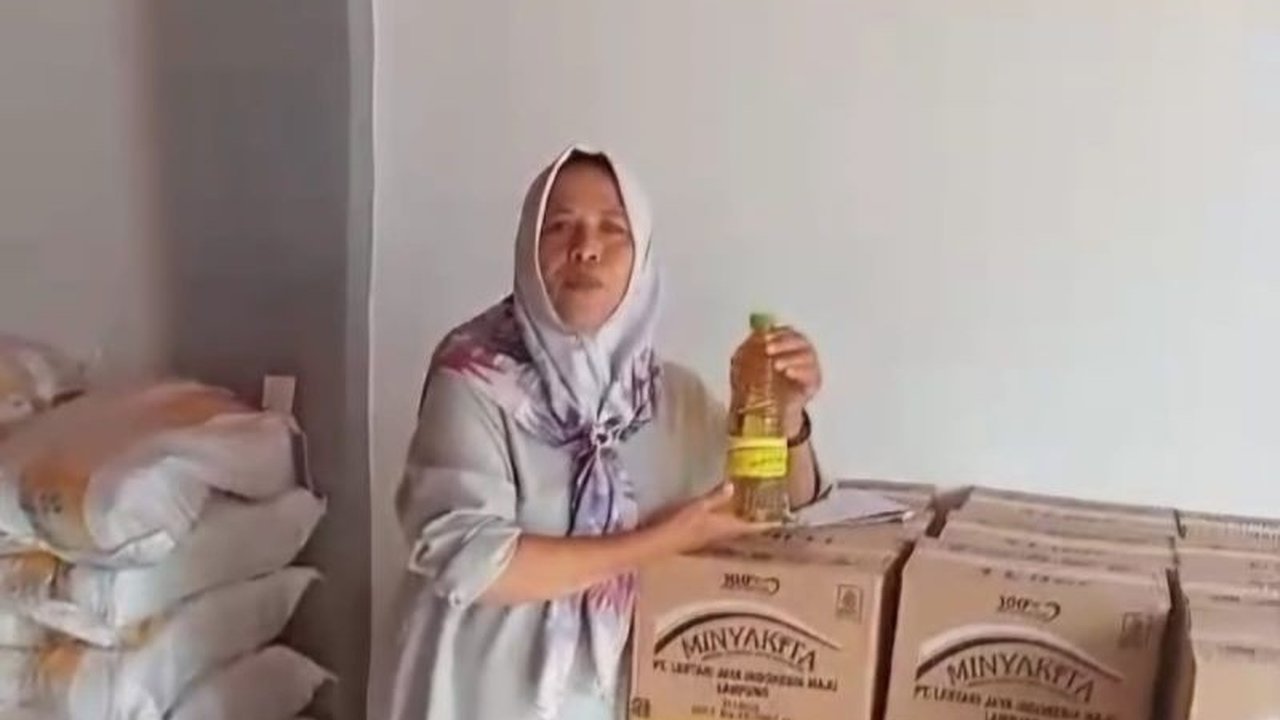 Disperindag Lampung memastikan volume MinyaKita di pasaran sesuai takaran, namun tetap waspada terhadap potensi penipuan dan pembelian berlebihan menjelang Ramadhan dan Lebaran.