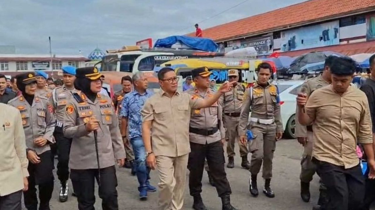 Wali Kota Bukittinggi mendesak BPTD Sumbar untuk segera menata Terminal Tipe A Simpang Aur yang dinilai semakin semrawut dan tak berfungsi optimal, mengganggu kenyamanan masyarakat dan citra kota wisata.