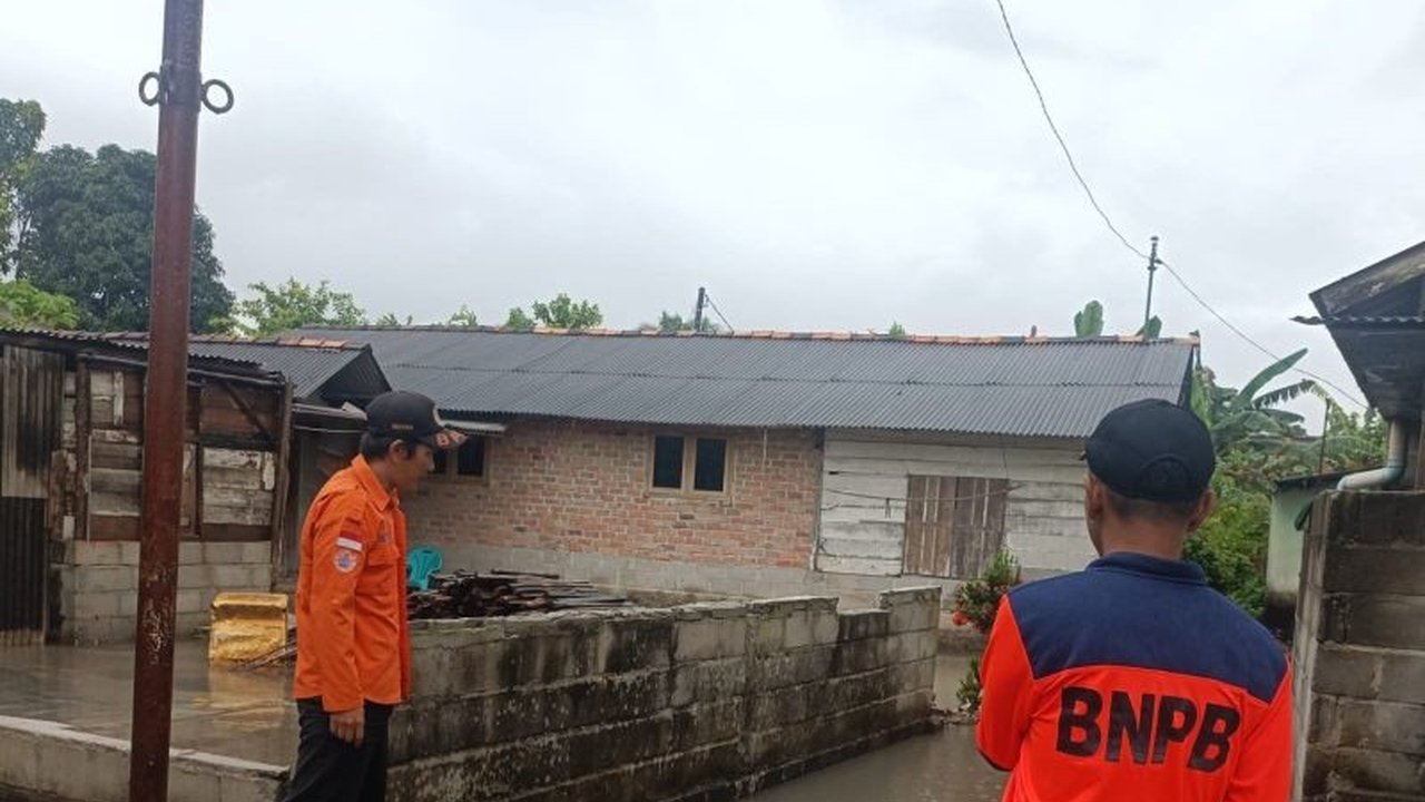 Antisipasi bencana banjir di Kabupaten Bangka, BPBD setempat meningkatkan pengawasan di daerah rawan banjir, terutama di Lingkungan Sidodadi dan Desa Payabenua, serta mengimbau masyarakat untuk aktif menjaga kebersihan saluran air.