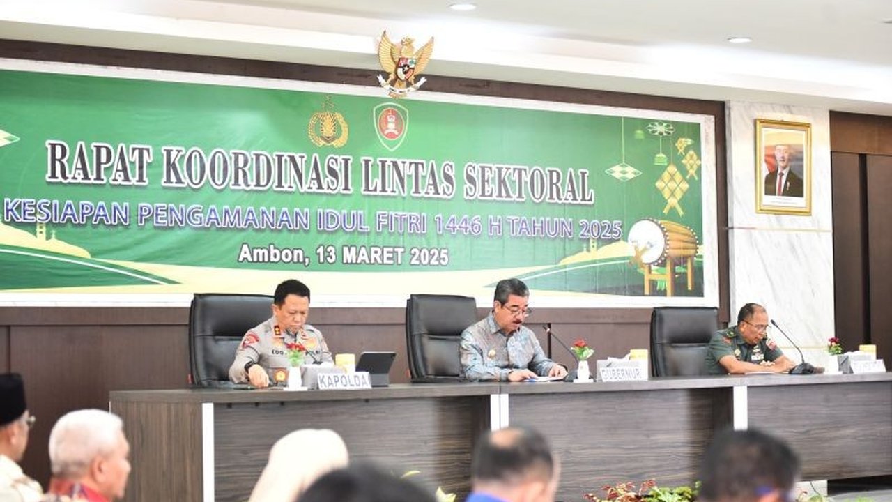 Polda Maluku siapkan pengamanan ketat jelang Idul Fitri 2025, antisipasi lonjakan arus mudik dan stabilitas harga pangan di Maluku tetap terjaga.