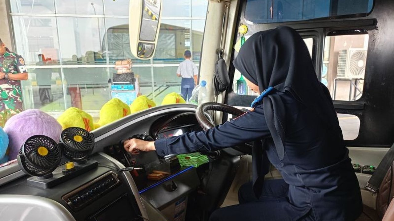 Terminal Pulo Gebang melakukan uji kelaikan bus secara berkala sejak 13 Maret 2025 untuk memastikan keamanan dan kenyamanan penumpang selama mudik Lebaran.