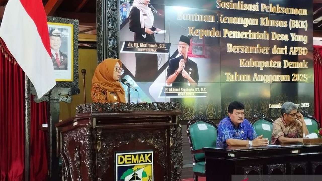 Pemkab Demak menggelontorkan Rp38,18 miliar untuk 262 desa melalui BKK guna percepatan pembangunan infrastruktur, pemberdayaan masyarakat, dan peningkatan perekonomian lokal pada tahun 2025.