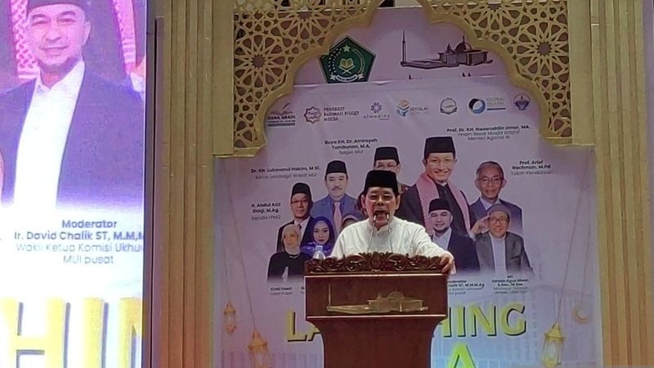Majelis Ulama Indonesia (MUI) meluncurkan Dana Abadi Literasi Al Quran (DALA) untuk memberantas buta huruf Al Quran di Indonesia, terutama di daerah 3T, dengan metode membaca, menulis, mendengar, dan menghafal.