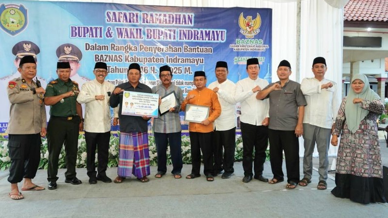 Pemerintah Kabupaten Indramayu mengajak masyarakat memperkuat zakat untuk meningkatkan kesejahteraan sosial, dengan contoh sukses pengelolaan zakat di Desa Mundakjaya dan Jatisura.