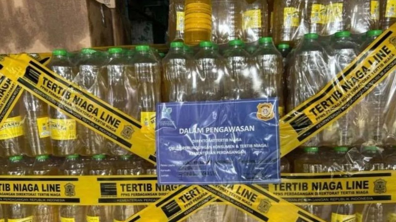 Pemerintah Kota Bandarlampung melakukan pengawasan dan memastikan Minyakita yang beredar di pasaran sesuai takaran dan harga eceran tertinggi (HET).