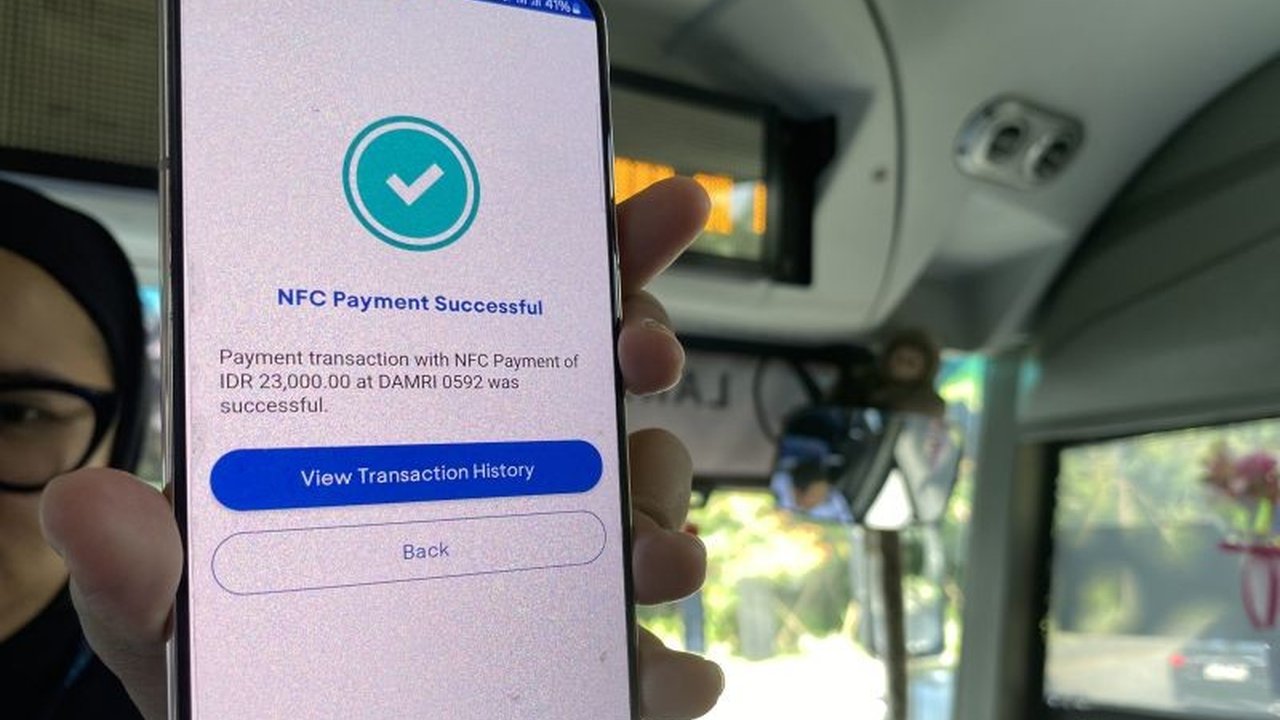 Bank Indonesia luncurkan QRIS Tap untuk meningkatkan inklusi keuangan di Indonesia dengan transaksi yang lebih mudah dan tanpa perlu memindai kode QR.