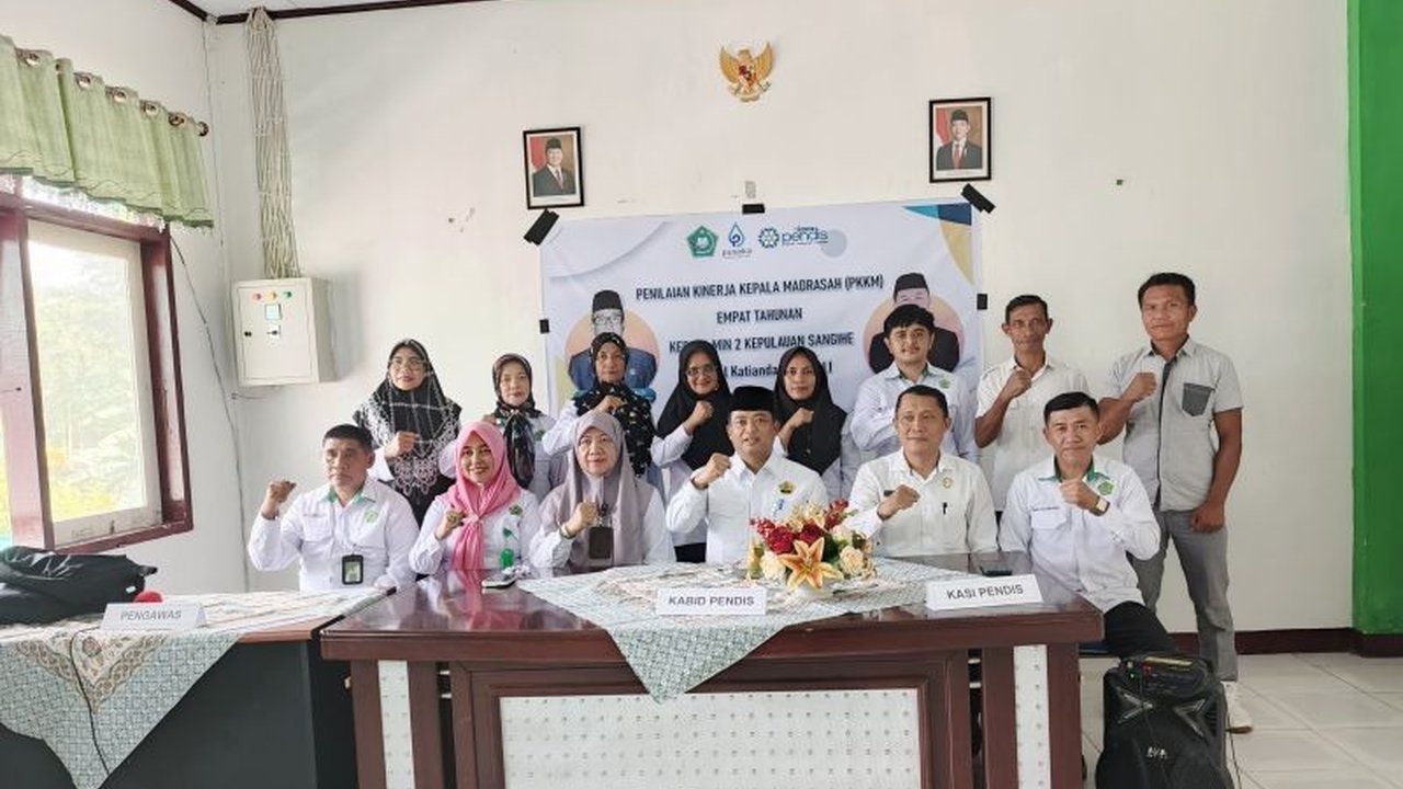 Kemenag Sulawesi Utara meningkatkan kualitas pendidikan madrasah di Kepulauan Sangihe melalui penilaian kinerja kepala madrasah (PKKM) empat tahunan, dimulai dari Kepala MIN 2 Kepulauan Sangihe.