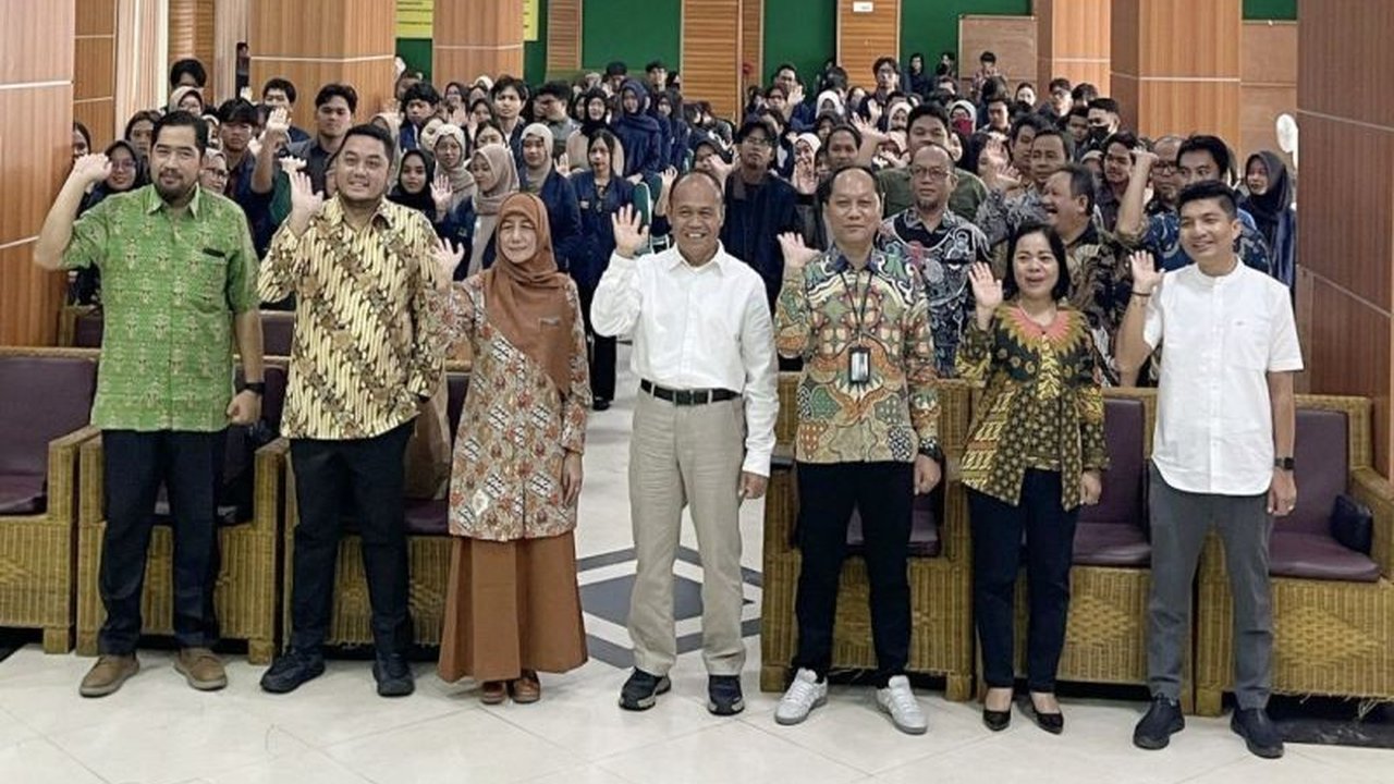 Otoritas Jasa Keuangan (OJK) Kalteng dan Pegadaian berkolaborasi dalam program Gerak Syariah-School of Syariah untuk meningkatkan literasi keuangan syariah generasi muda di Kalimantan Tengah.