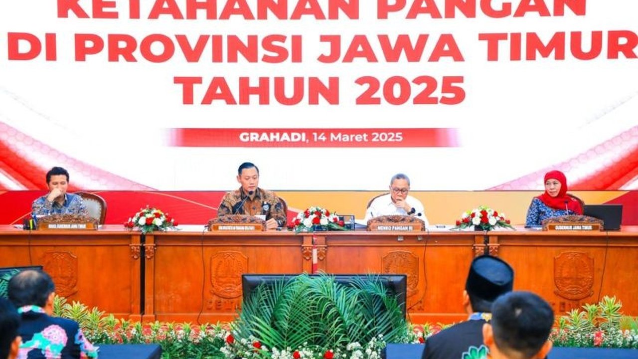 Gubernur Khofifah optimis produksi beras Jawa Timur tetap tertinggi di Indonesia pada 2025, ditunjang optimalisasi lahan dan teknologi pertanian modern.