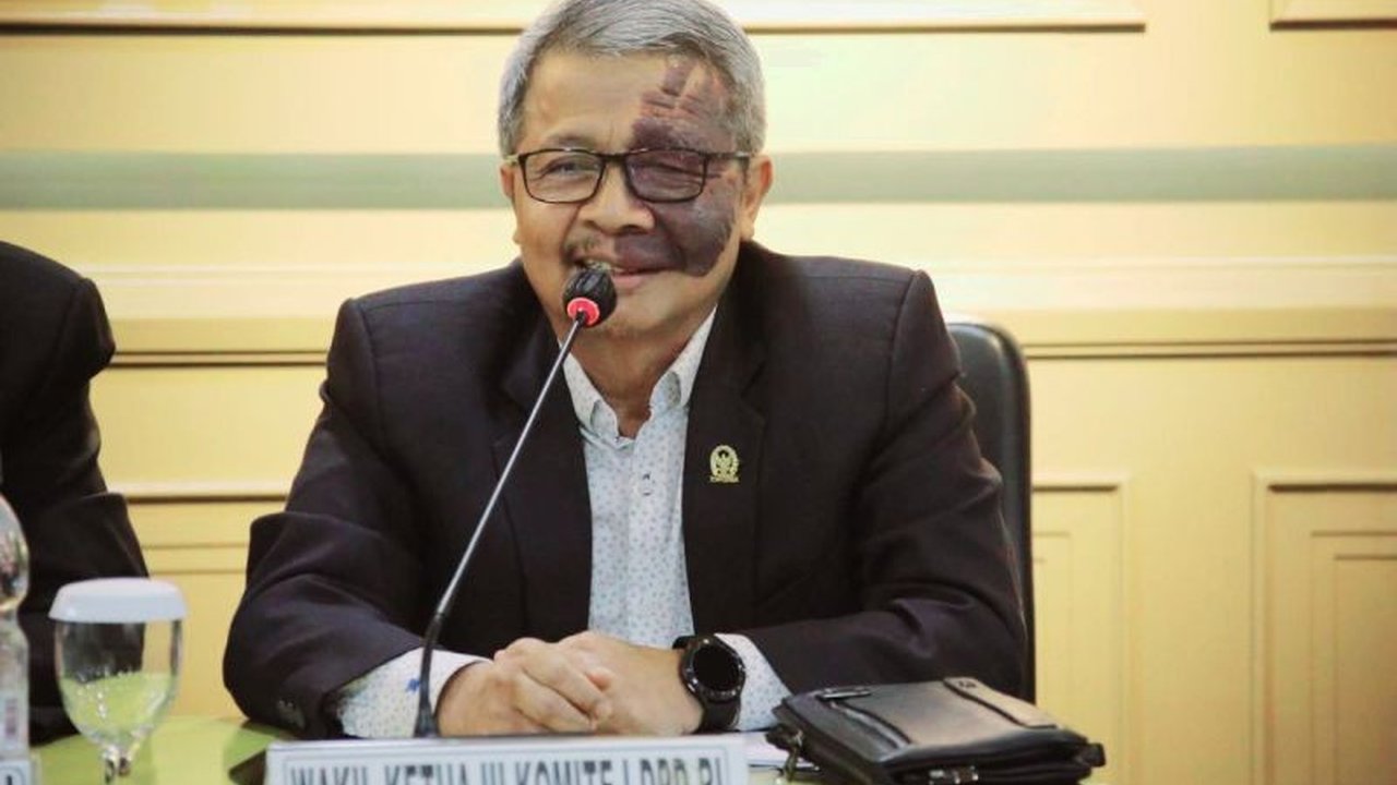 DPD RI mengapresiasi penyaluran tunjangan profesi guru (TPG) langsung ke rekening masing-masing, menandai babak baru peningkatan kualitas pendidikan di Indonesia di bawah kepemimpinan Presiden Prabowo Subianto.