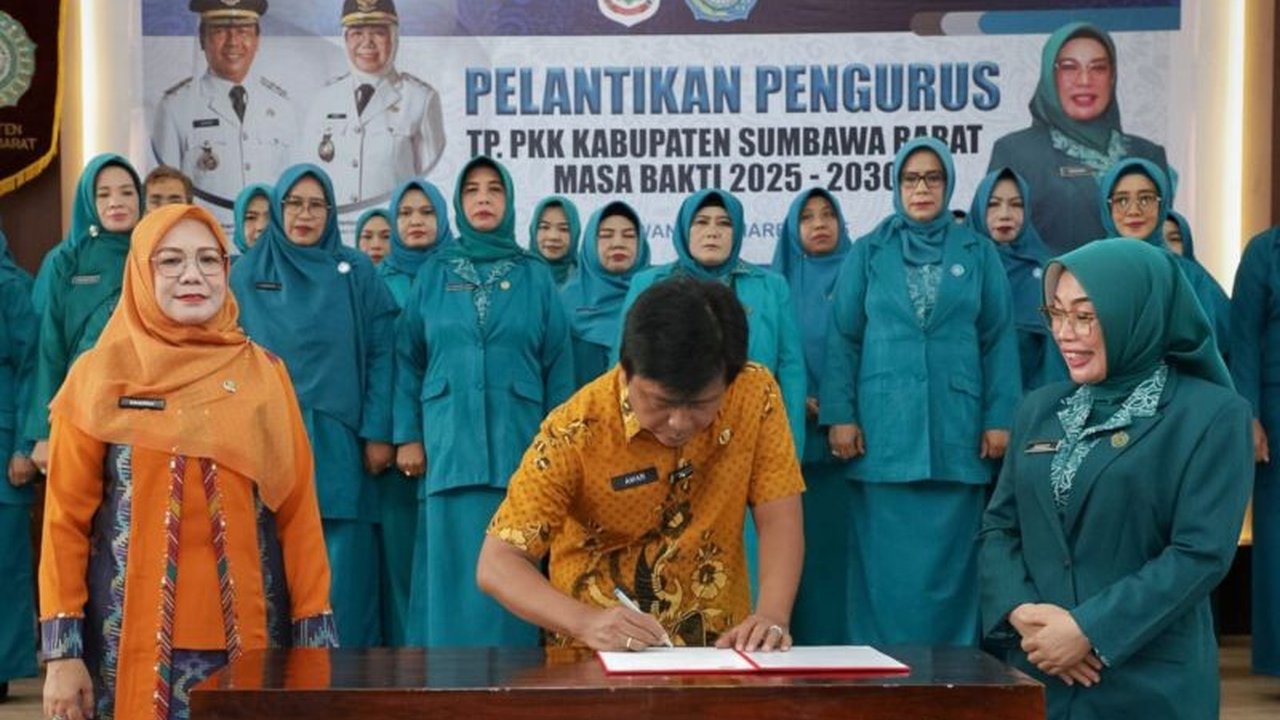 Bupati Sumbawa Barat mengajak seluruh pengurus PKK untuk bahu-membahu mensukseskan program-program pemerintah yang berfokus pada kesejahteraan keluarga, guna membangun sistem pemerintahan yang inklusif dan melayani.