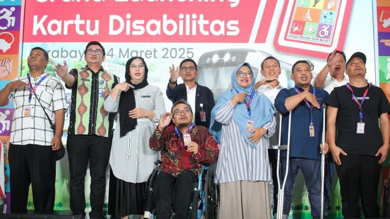 PT Kereta Commuter Indonesia (KCI) meluncurkan 1.000 kartu prioritas untuk penyandang disabilitas di Surabaya guna memudahkan akses dan identifikasi layanan prioritas di stasiun.