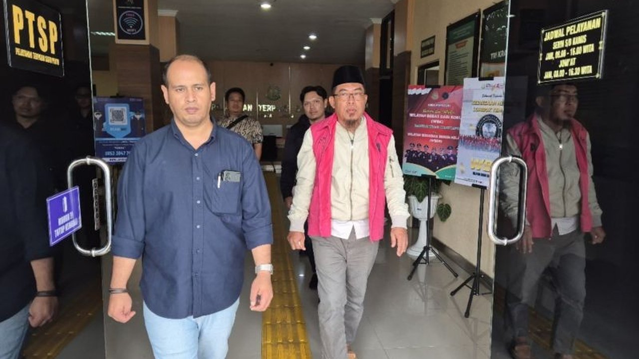 Kejari Lombok Tengah menahan FS, tersangka korupsi proyek jalan menuju Taman Wisata Alam Gunung Tunak senilai Rp3 miliar tahun anggaran 2017, yang sebelumnya pernah mengajukan praperadilan dan gugatan TUN.