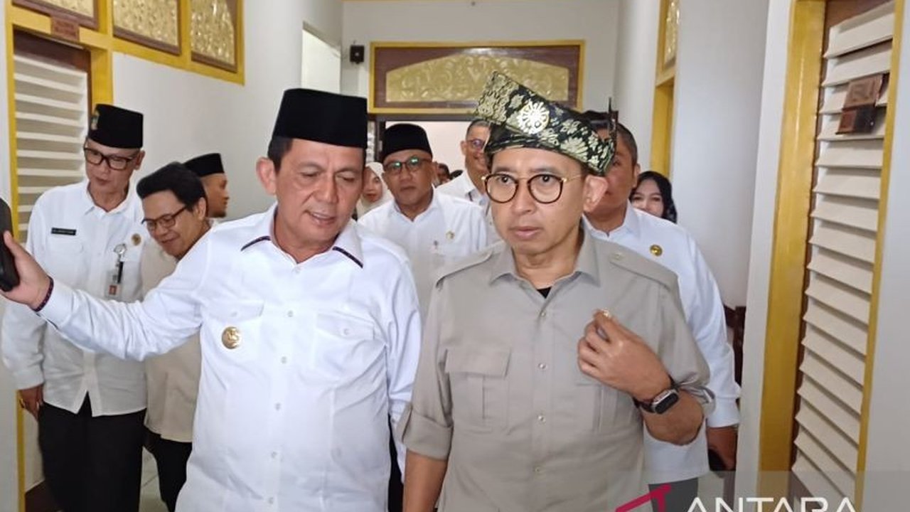 Gubernur Kepri, Ansar Ahmad, mengusulkan pembukaan rute penerbangan langsung Natuna-Vietnam untuk meningkatkan perekonomian dan sektor pariwisata kedua wilayah, mempertimbangkan jarak tempuh yang dekat dan potensi ekonomi yang besar.
