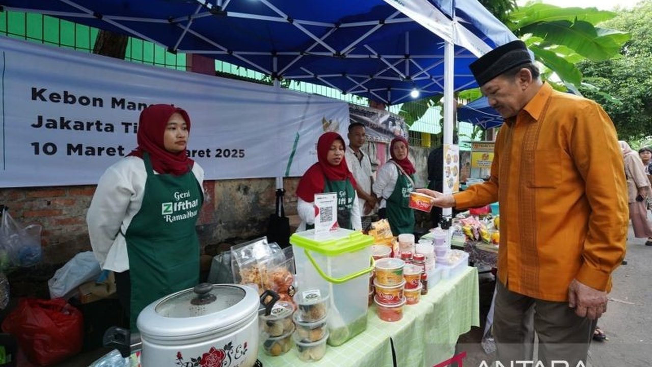 Baznas RI memberdayakan 450 UMKM kuliner mustahik di 28 lokasi melalui program Gerai ZIfthar Ramadhan, menyediakan modal, pendampingan, dan akses pasar untuk mendorong kemandirian ekonomi.